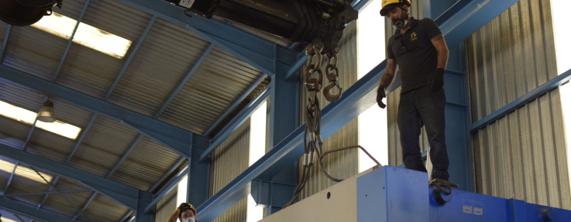 Descarga de maquinaria en Extockpanel por Grujar